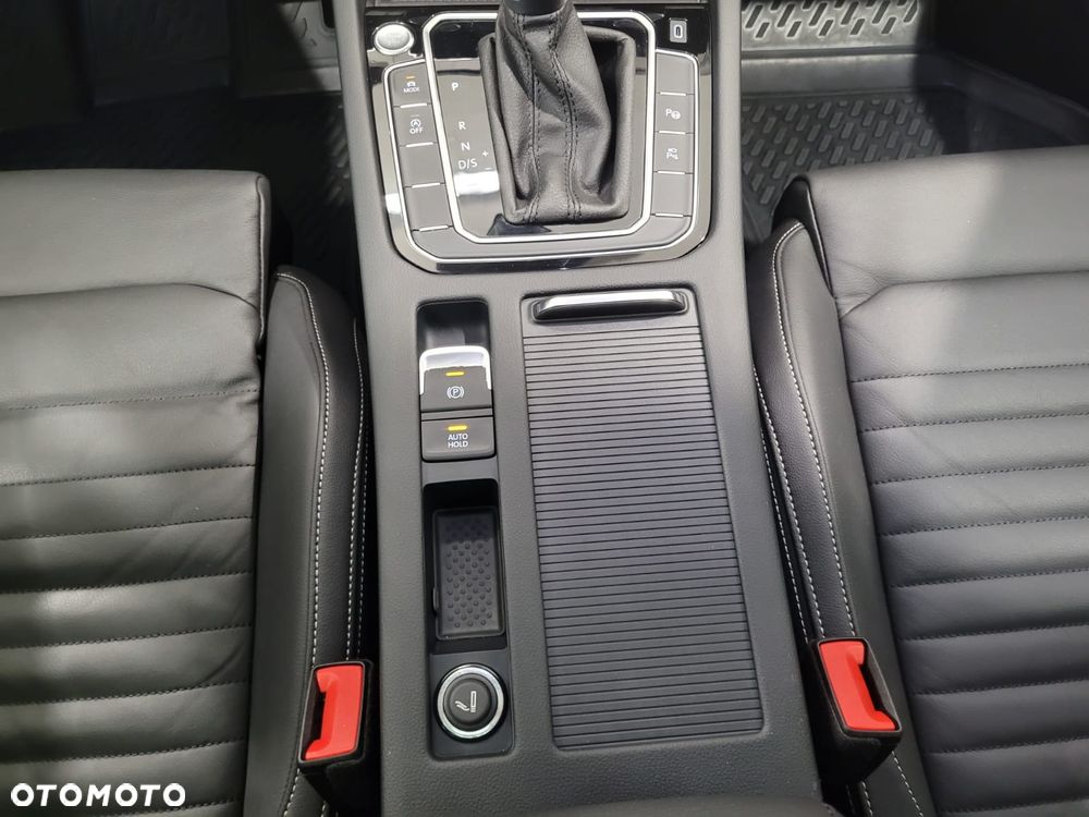 Volkswagen Passat 2.0 TDI Business DSG - 3