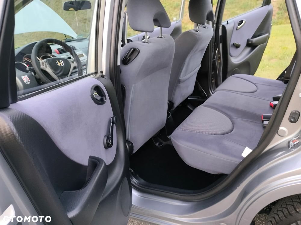 Honda Jazz 1.4 CVT ES - 25