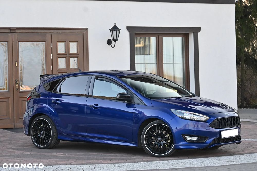 Ford Focus SW 1.5 EcoBoost S&S ST-LINE - 11