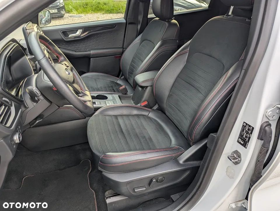 Ford Kuga 2.5 Duratec PHEV ST-LINE - 24