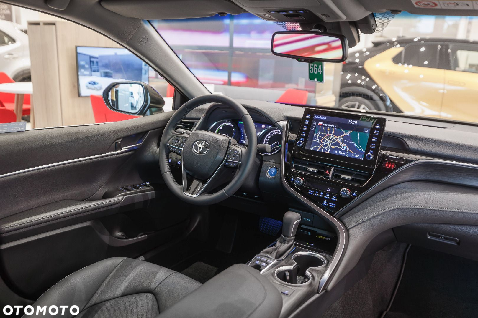 Toyota Camry - 26