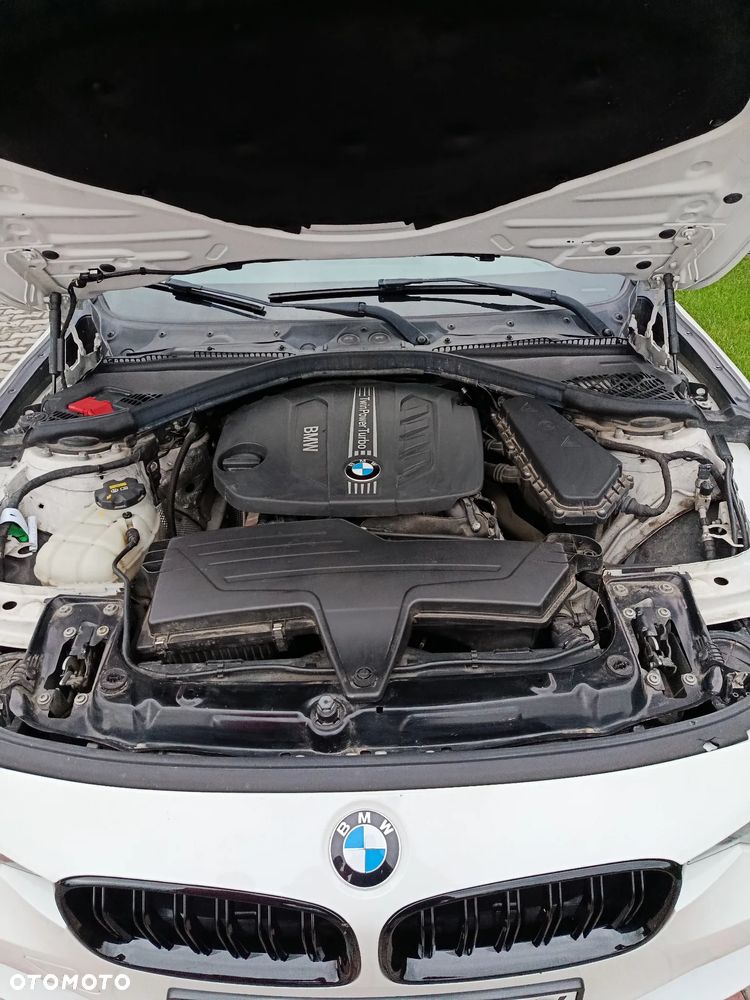 BMW Seria 3 320d Efficient Dynamics Sport Line - 14