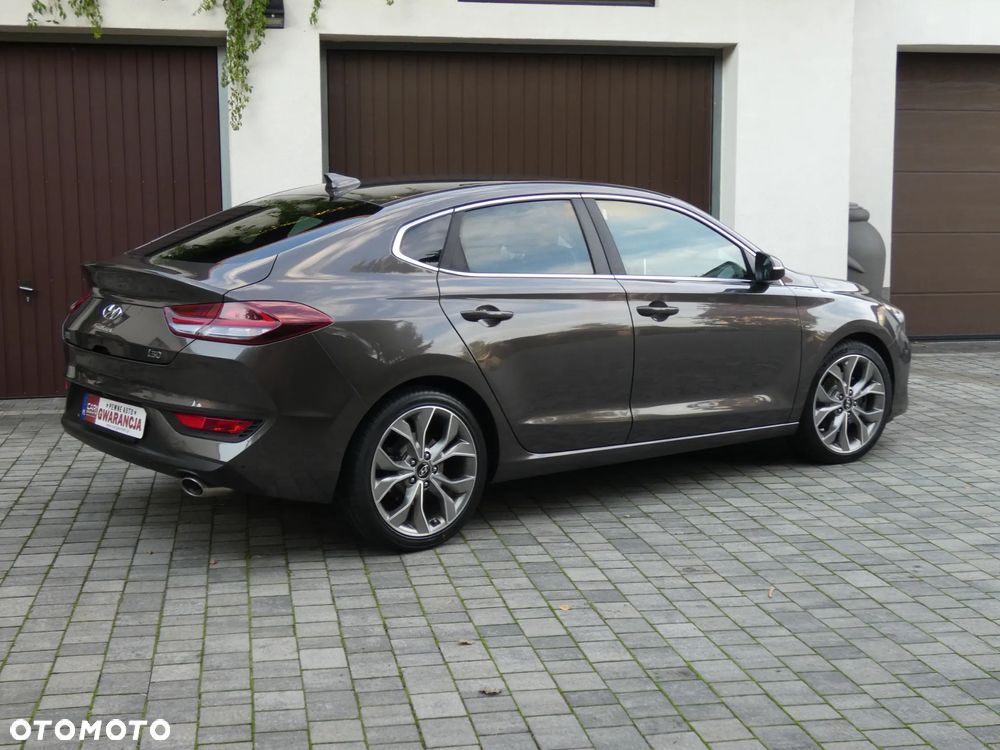 Hyundai i30 1.4 T-GDI Fastback Premium - 9