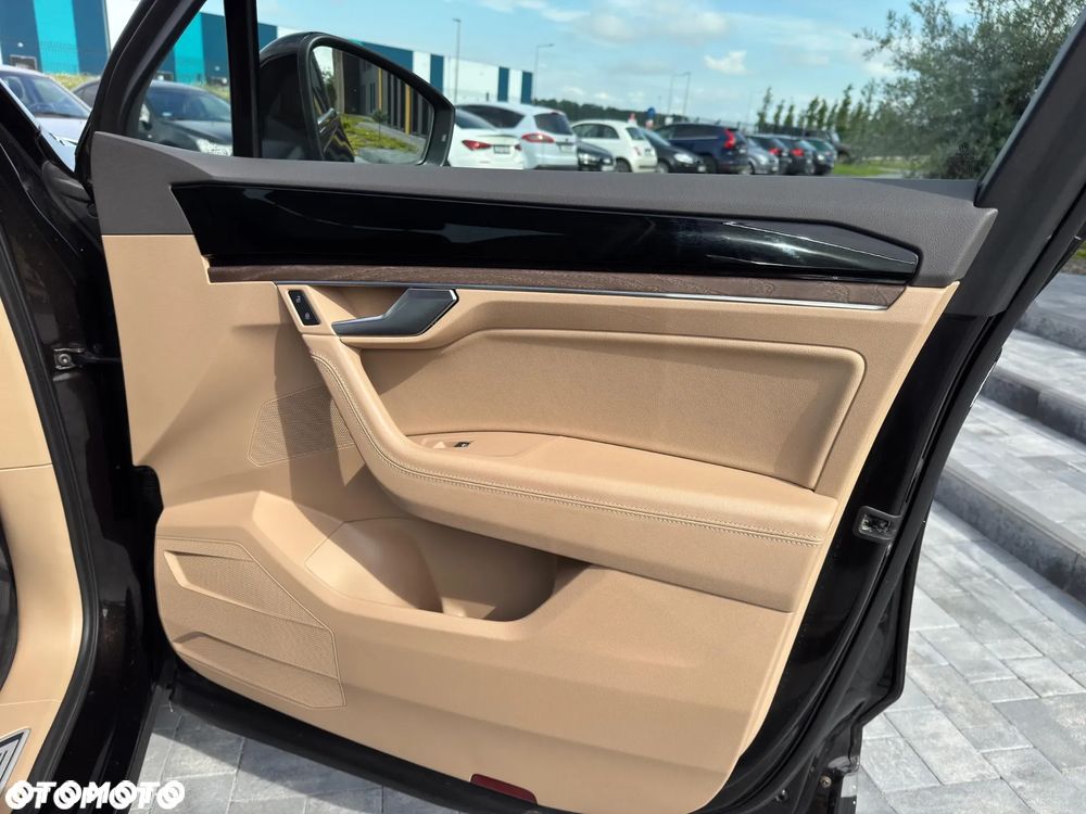 Volkswagen Touareg 3.0 V6 TDI SCR 4Mot - 23