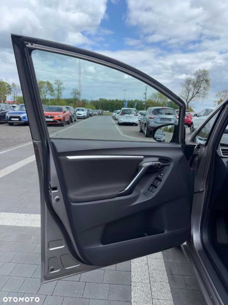 Toyota Corolla Verso - 19