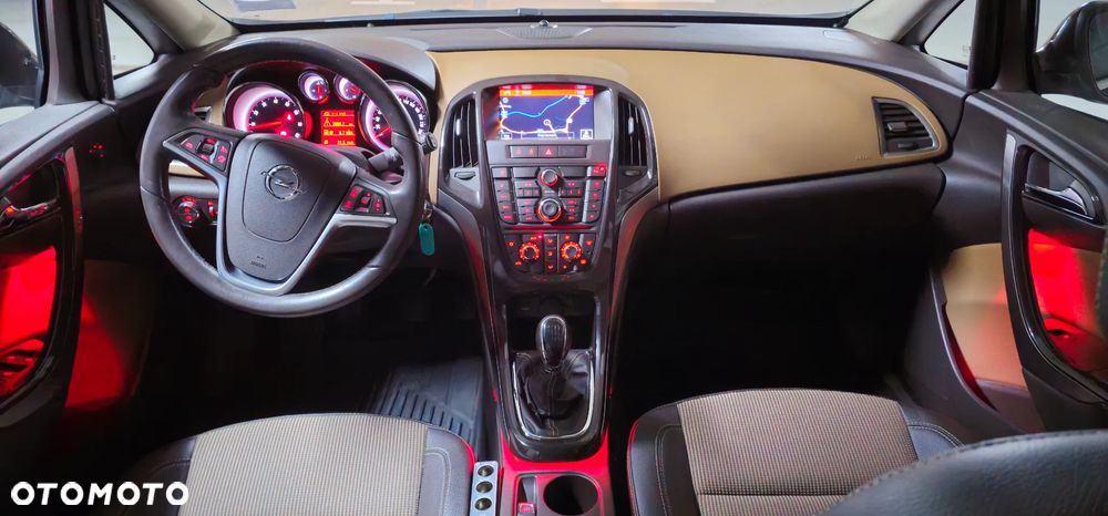 Opel Astra 1.4 T Cosmo EU6 - 38