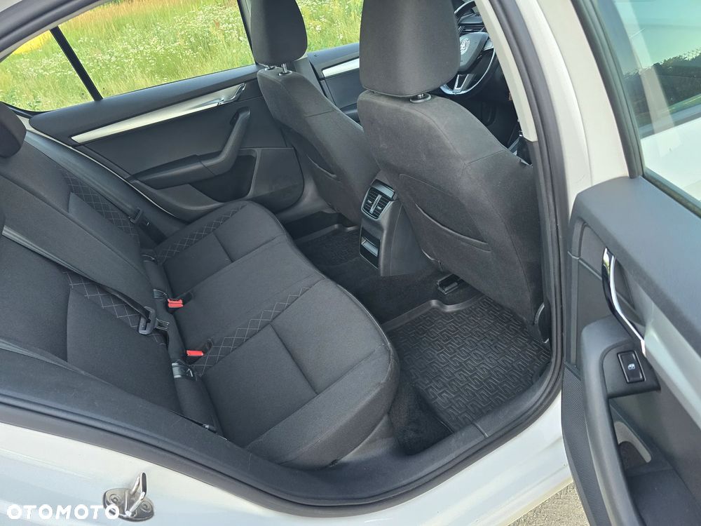 Skoda Octavia 1.6 TDI Sport Edition - 11