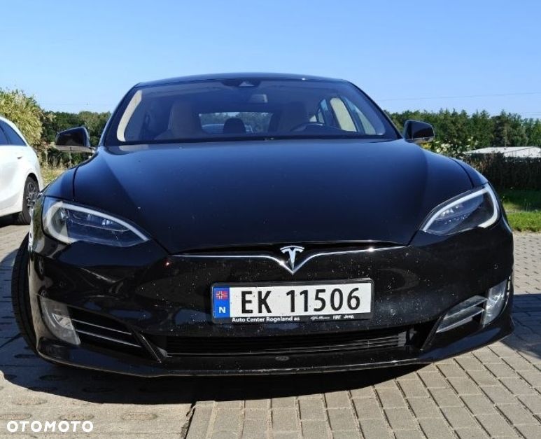 Tesla Model S - 2