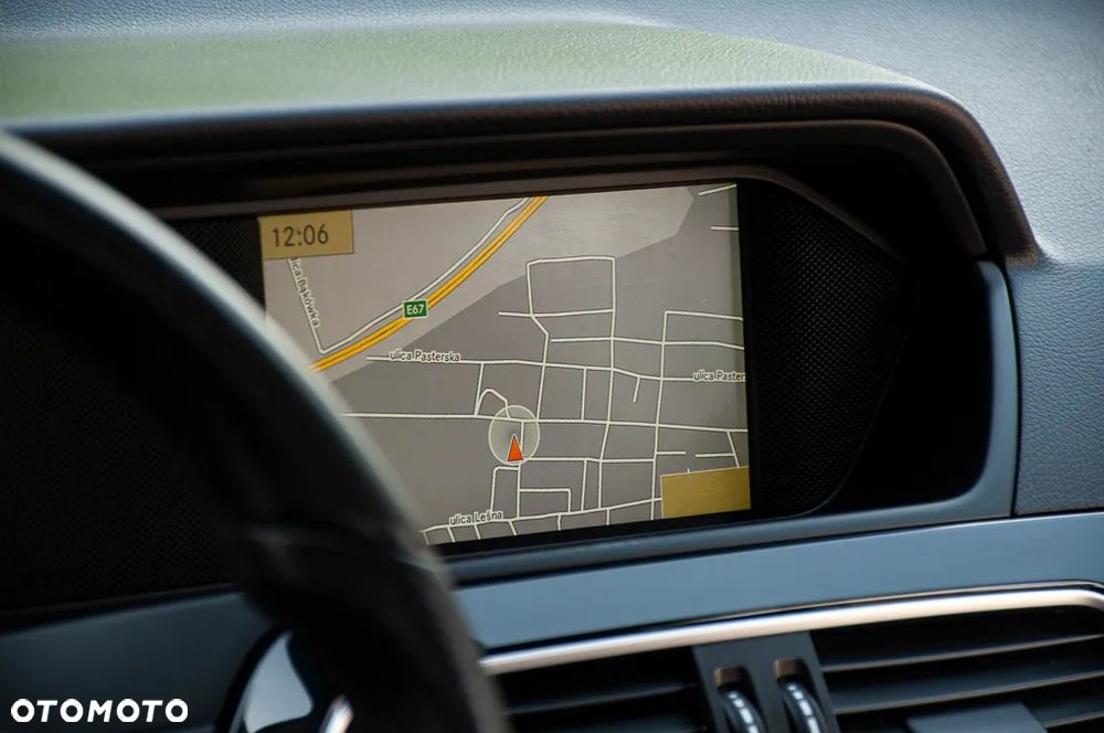 Mercedes-Benz Klasa C 180 BlueEFFICIENCY - 32