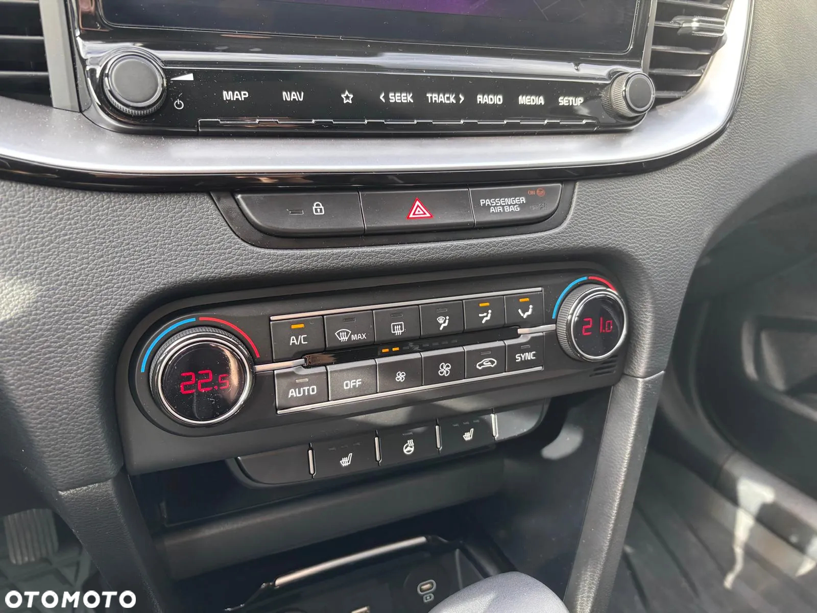 Kia Ceed 1.5 T-GDI Tribute DCT - 11
