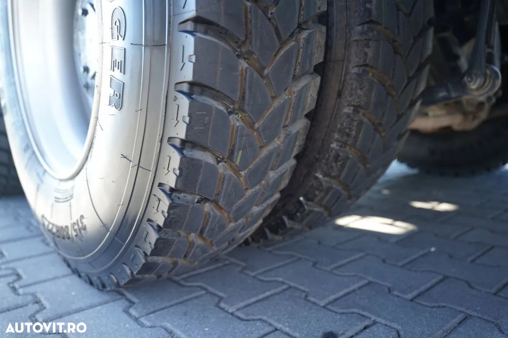 Iveco X-WAY 480 / 8X4 / BASCULATOR DUBLU / BANCĂ LATERALĂ HIDRODOXICĂ / PERDĂ ELECTRICĂ / ANVELOPE 100% / - 24