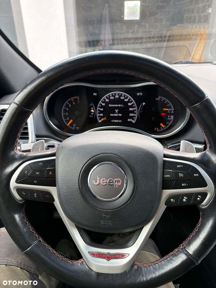 Jeep Grand Cherokee - 34