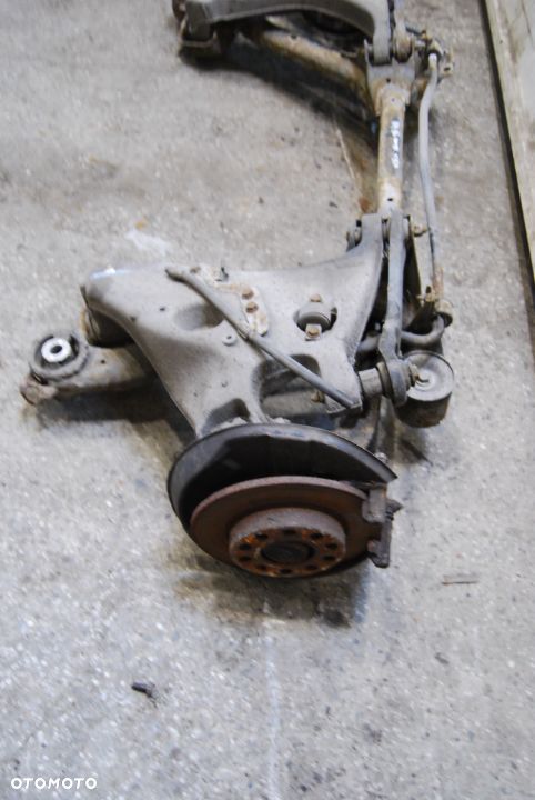 BELKA SANKI ZAWIESZENIA TYŁ TYLNE AUDI A4 B6 B7 KOMBI 1.9 TDI 8E0 - 2