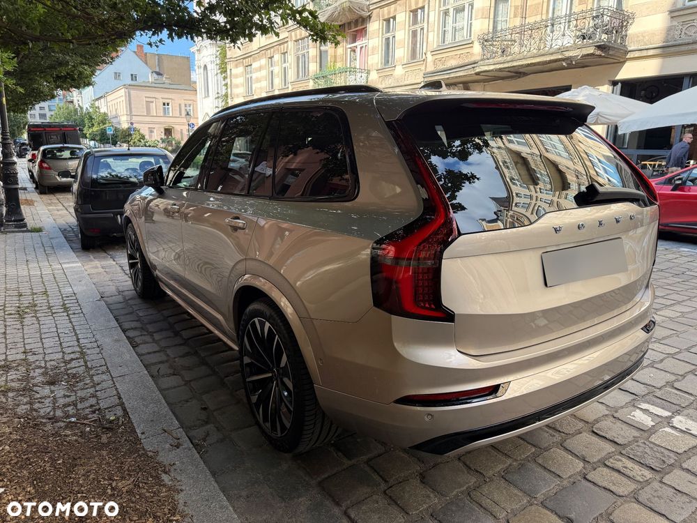 Volvo XC 90 T8 AWD Plug-In Hybrid Ultra Dark 7os - 8