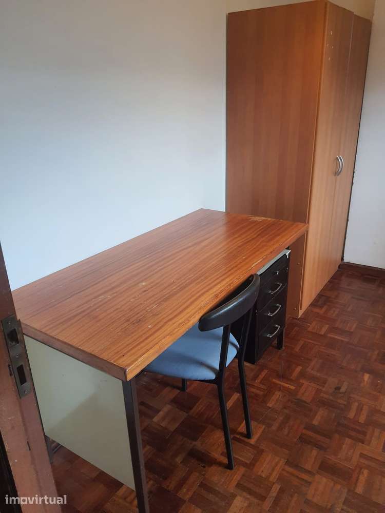 Quarto, Santo António dos Olivais, Rua Dom Francisco de Almeida - Grande imagem: 5/5