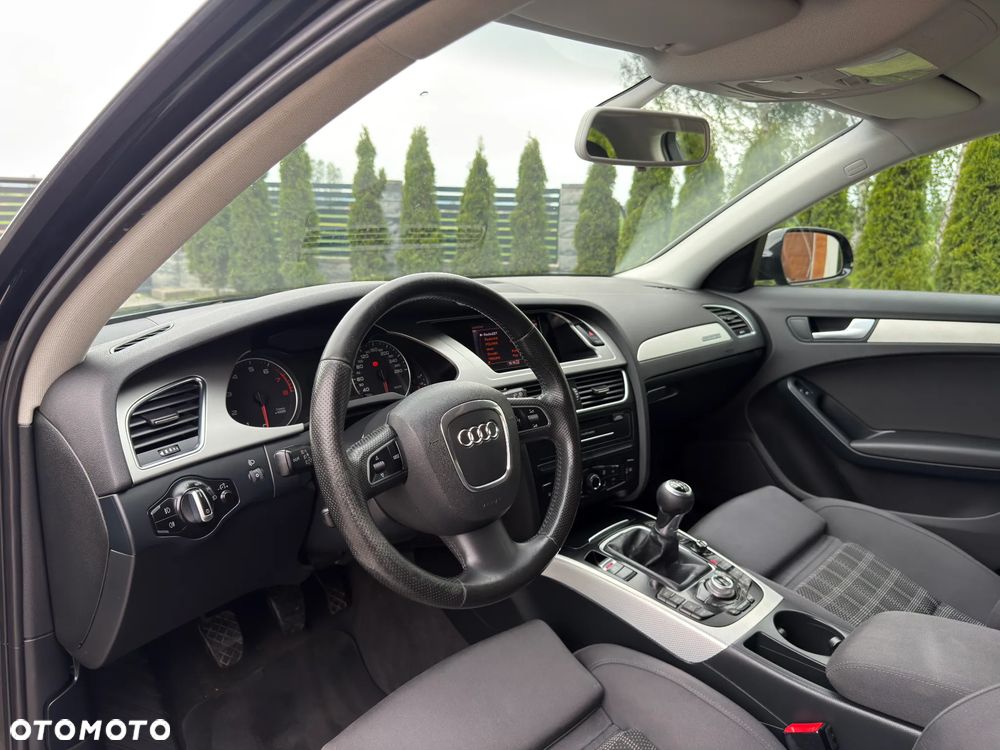 Audi A4 Avant 2.0 TFSI quattro Attraction - 33