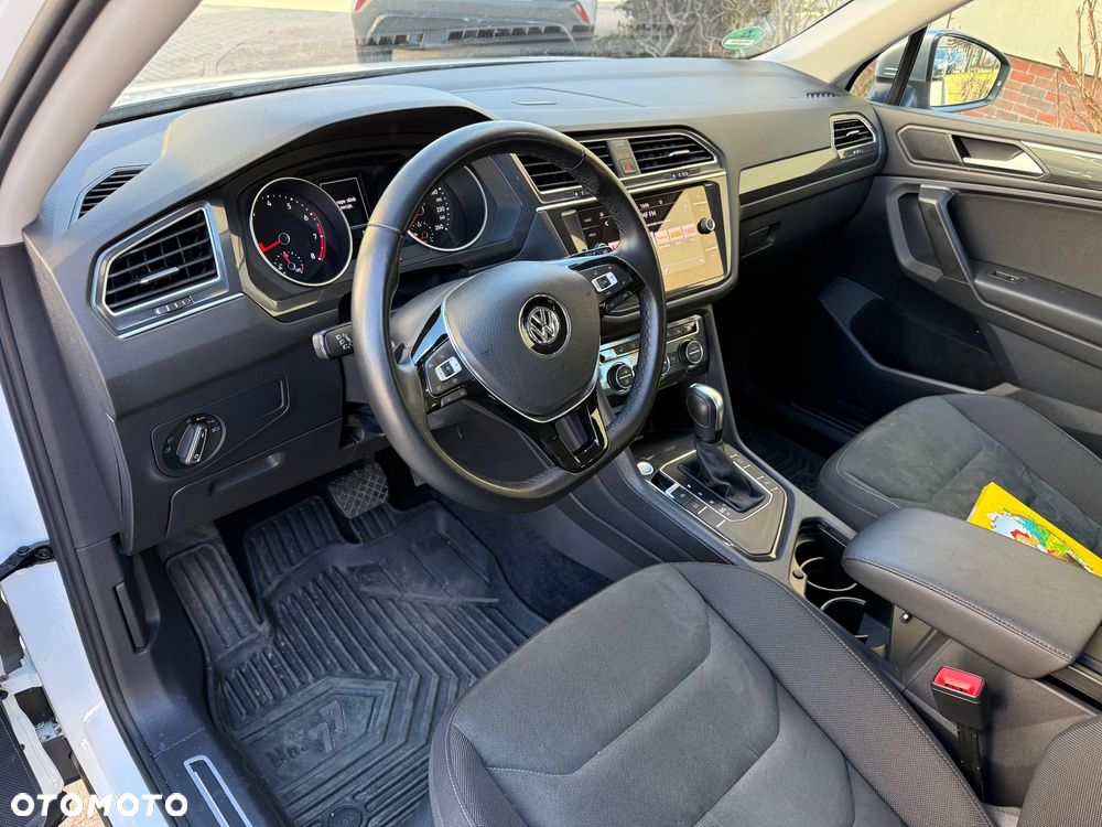 Volkswagen Tiguan - 2