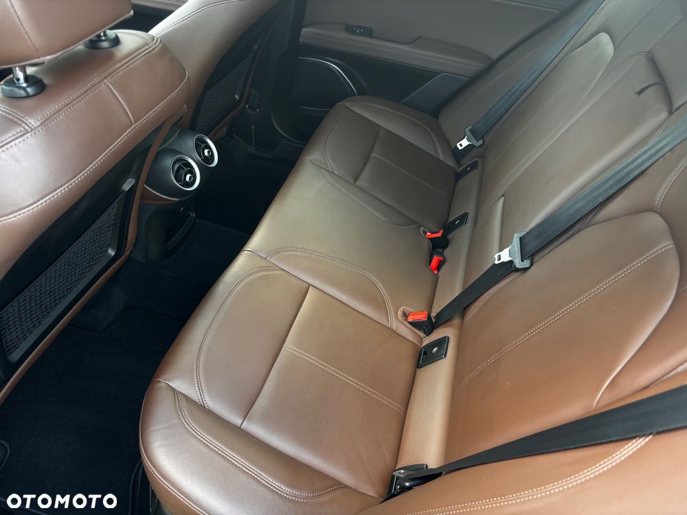 Alfa Romeo Stelvio 2.0 Turbo 16V AT8-Q4 6C Villa dEste - 15