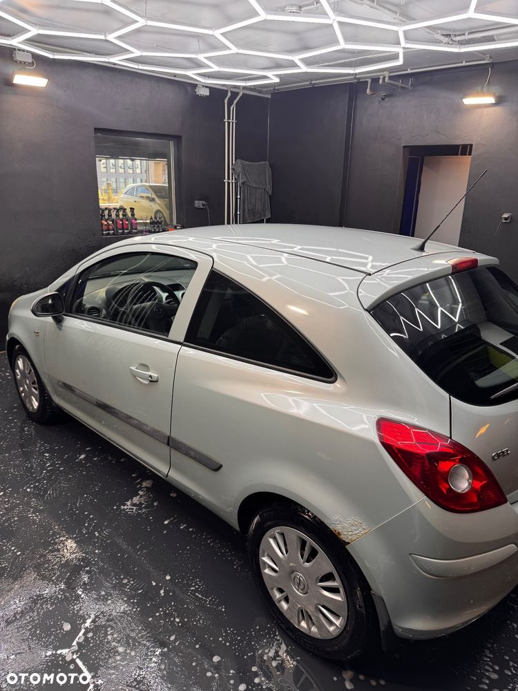Opel Corsa 1.2 16V Enjoy - 4