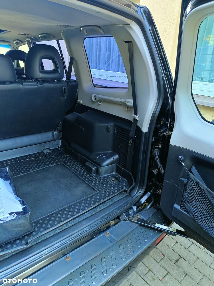 Mitsubishi Pajero - 33