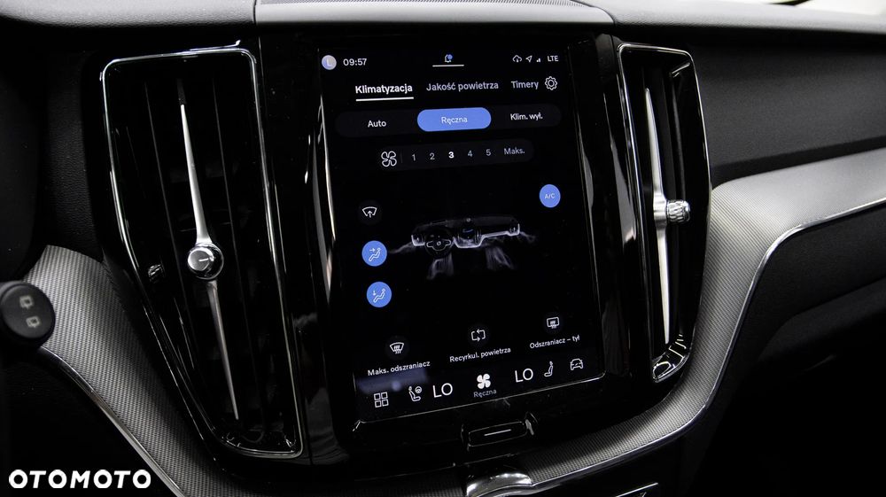 Volvo XC 60 T6 Plug-In Hybrid AWD Core - 30