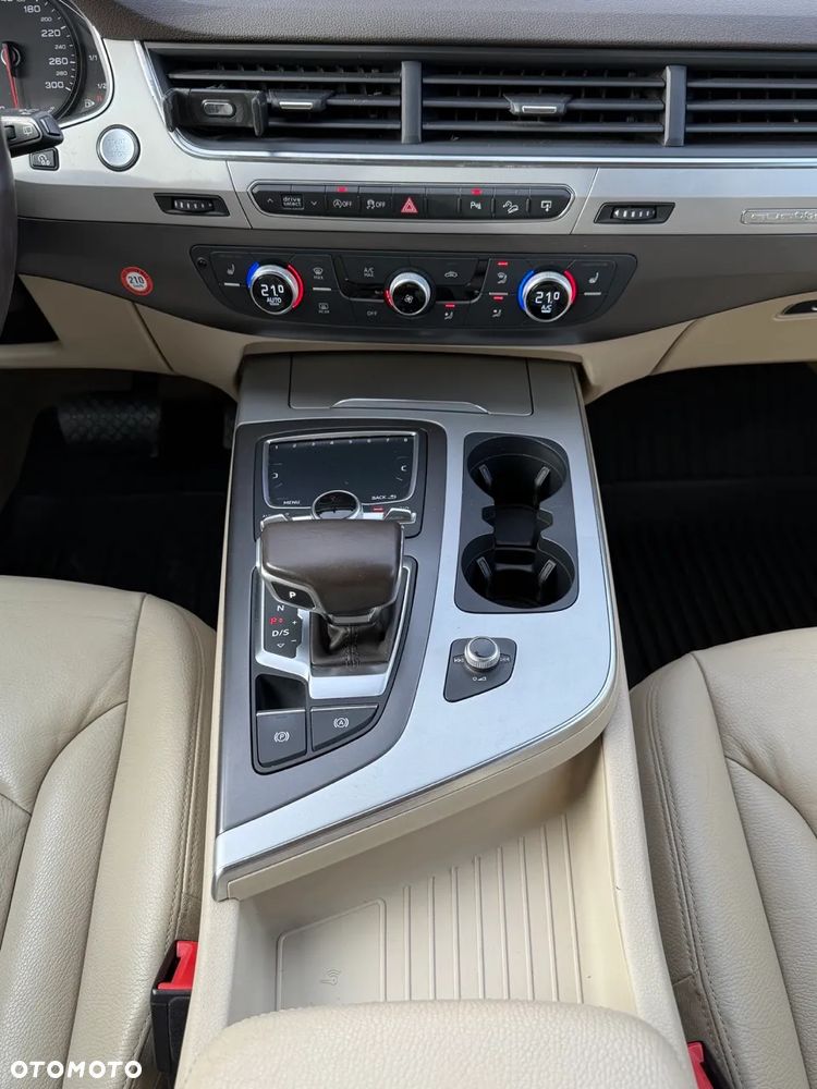 Audi Q7 - 25