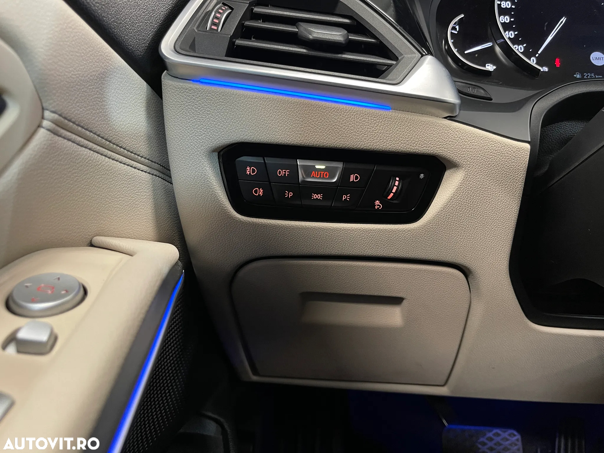 BMW Seria 3 330i xDrive AT - 28