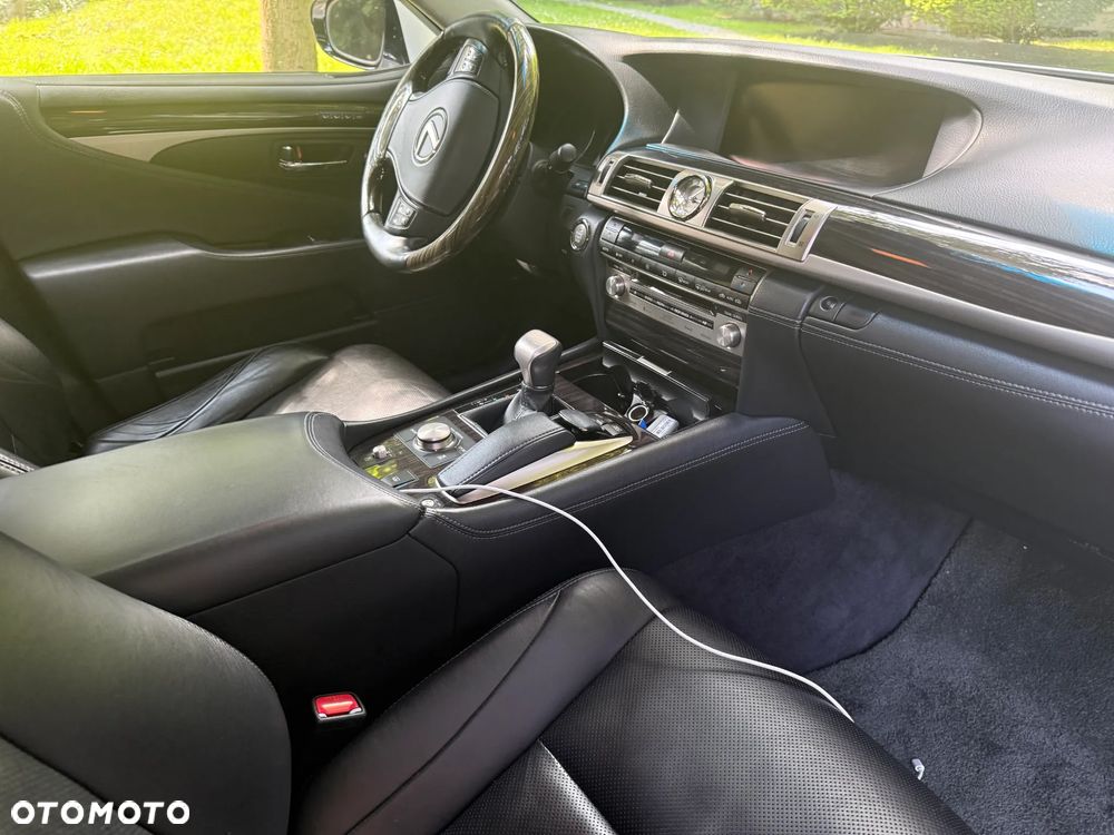 Lexus LS - 5