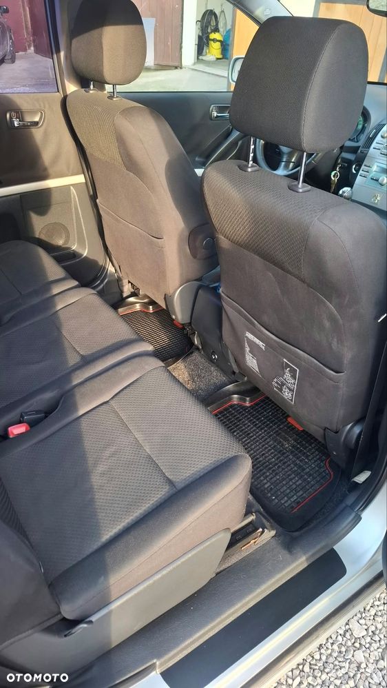 Toyota Corolla Verso - 3
