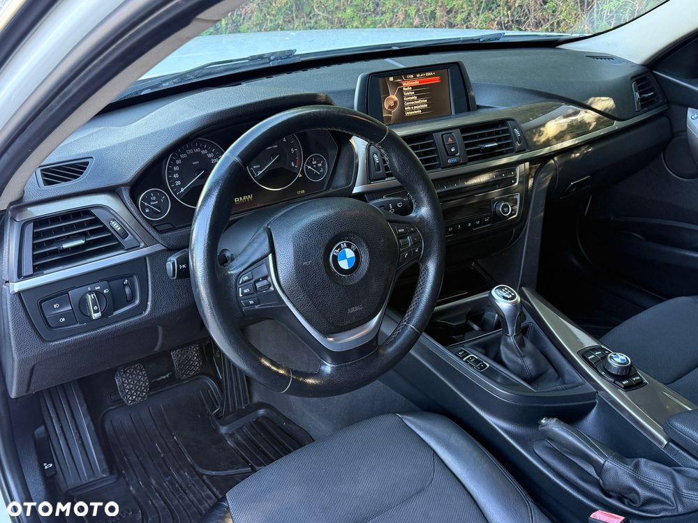 BMW Seria 3 318d Modern Line - 13
