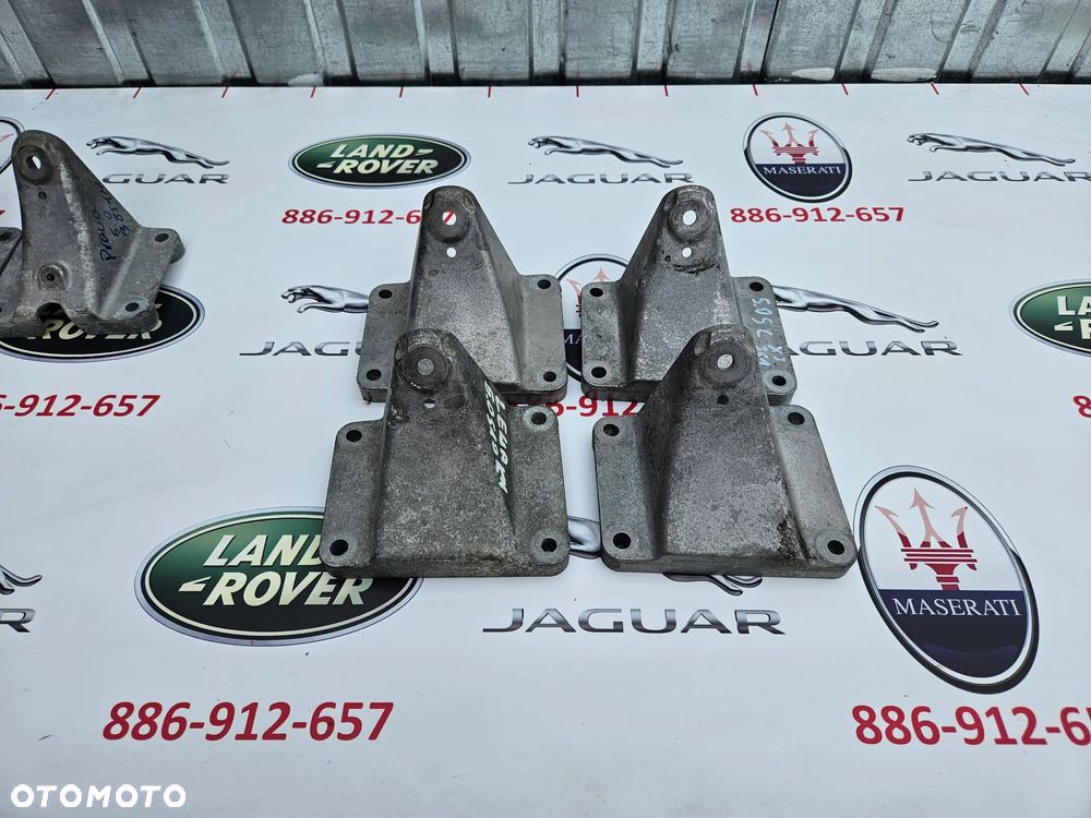 Jaguar XJ 351 3.0 SC 306PS 340 KM 5.0 508PN 385 KM 5.0 SC 510KM 508PS Łapa silnika prawa lewa Mocowanie silnika prawe lewe Stelaż Łapa 8W83-6037-AA 8W83-6037-AB 8W83-6061-AA - 2