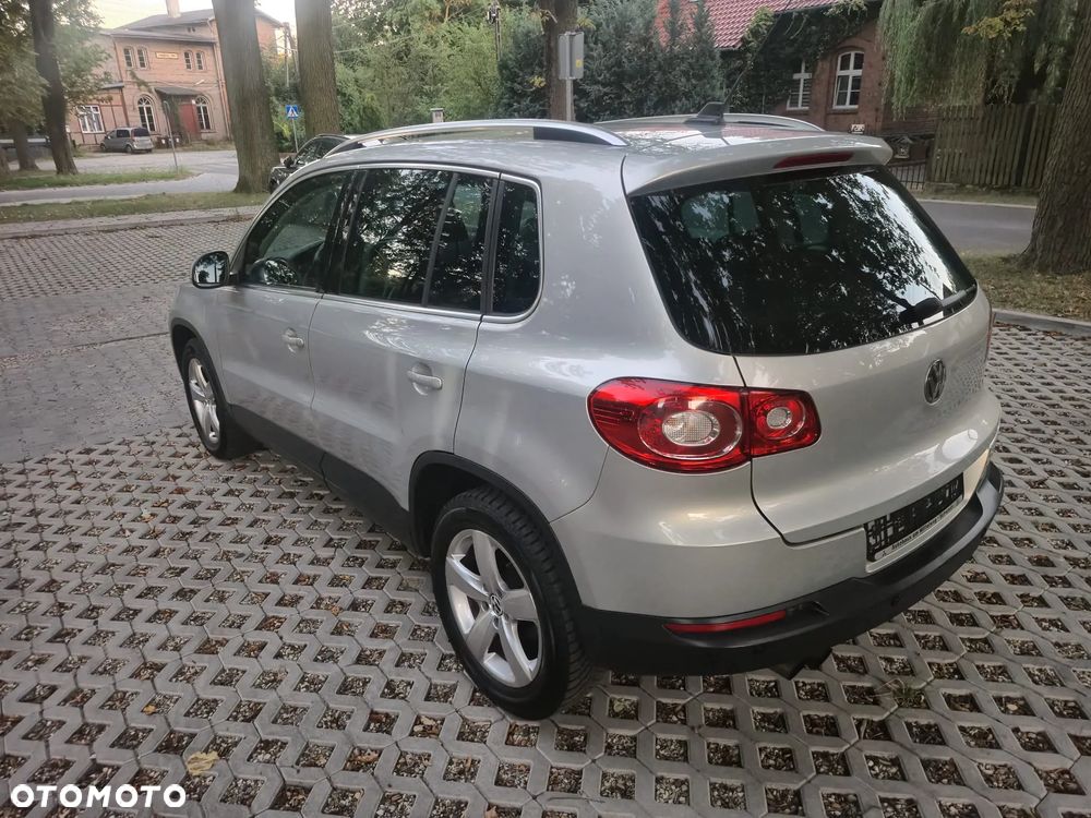 Volkswagen Tiguan - 4