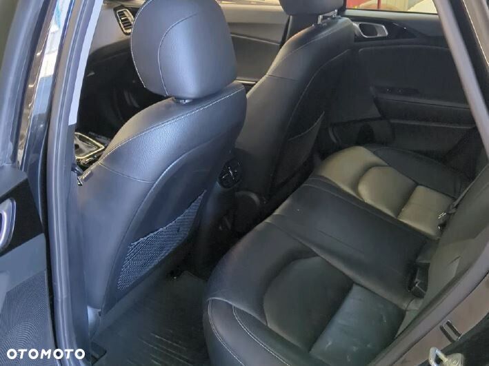 Kia Ceed - 7