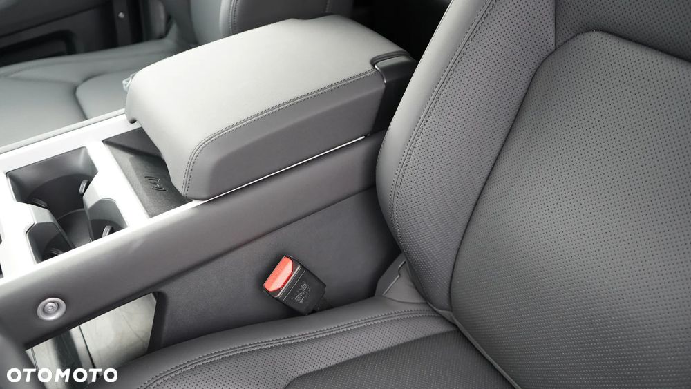 Land Rover Defender 3.0 D250 mHEV S - 23