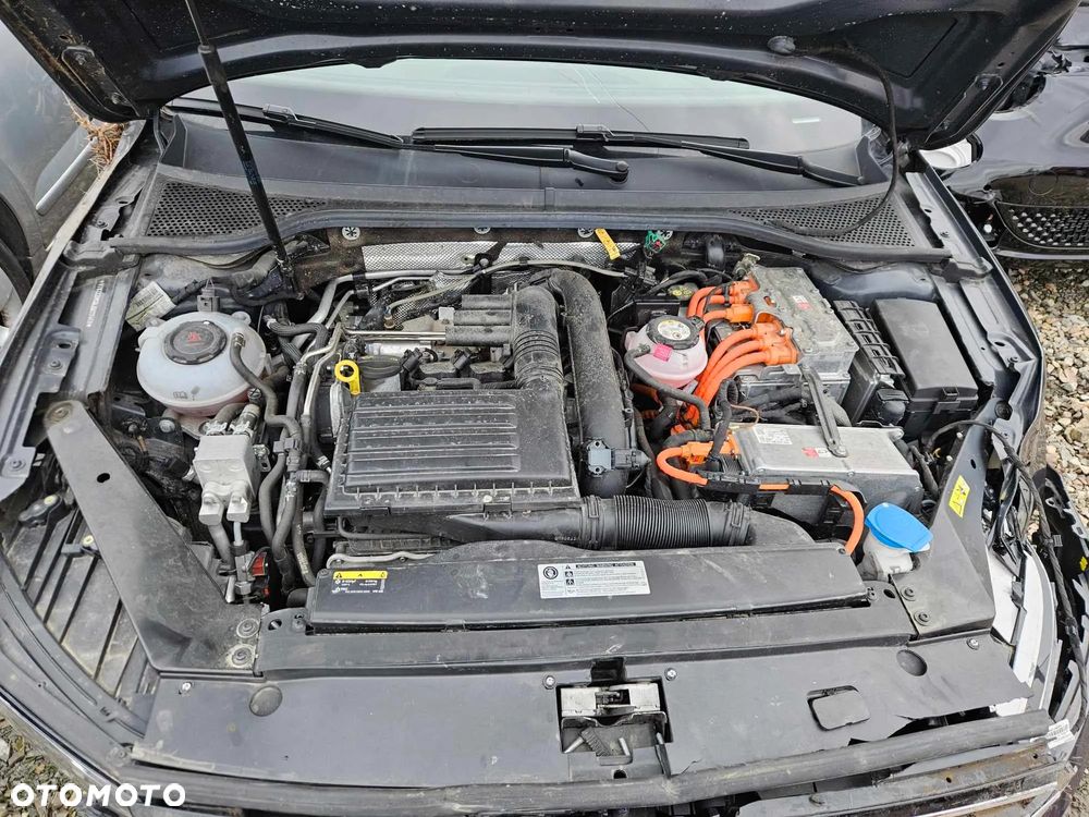 Volkswagen Passat ver-variant-1-4-tsi-plug--in--hybrid-dsg-gte - 11