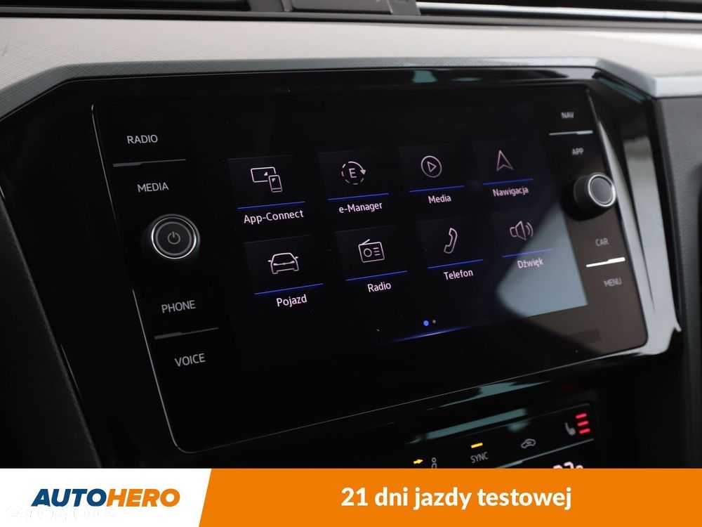 Volkswagen Passat - 20