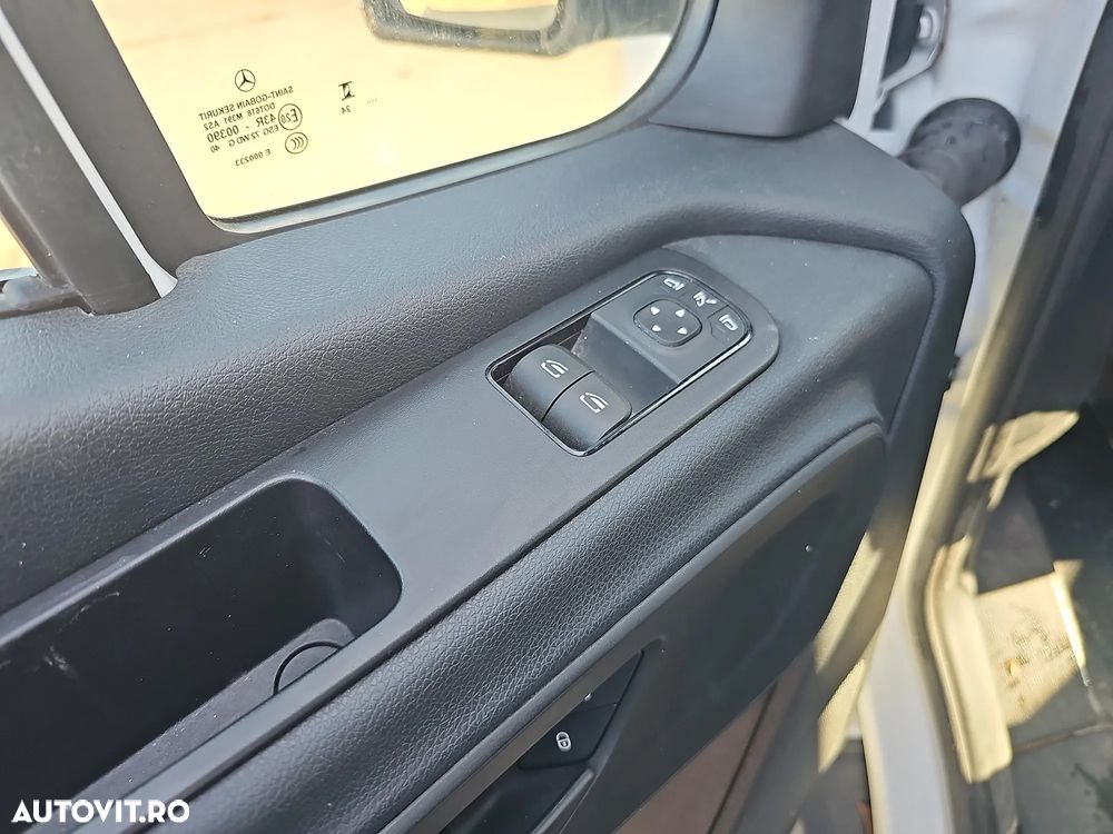 Mercedes-Benz Sprinter - 12