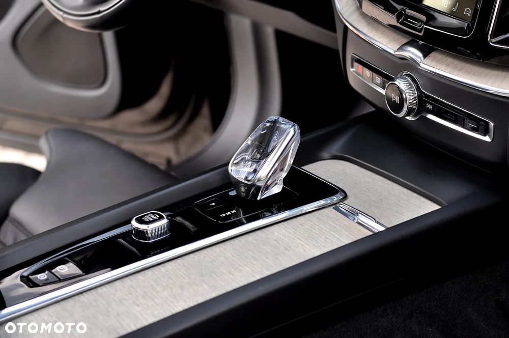 Volvo XC 60 T6 AWD Plug-In Hybrid Inscription - 27