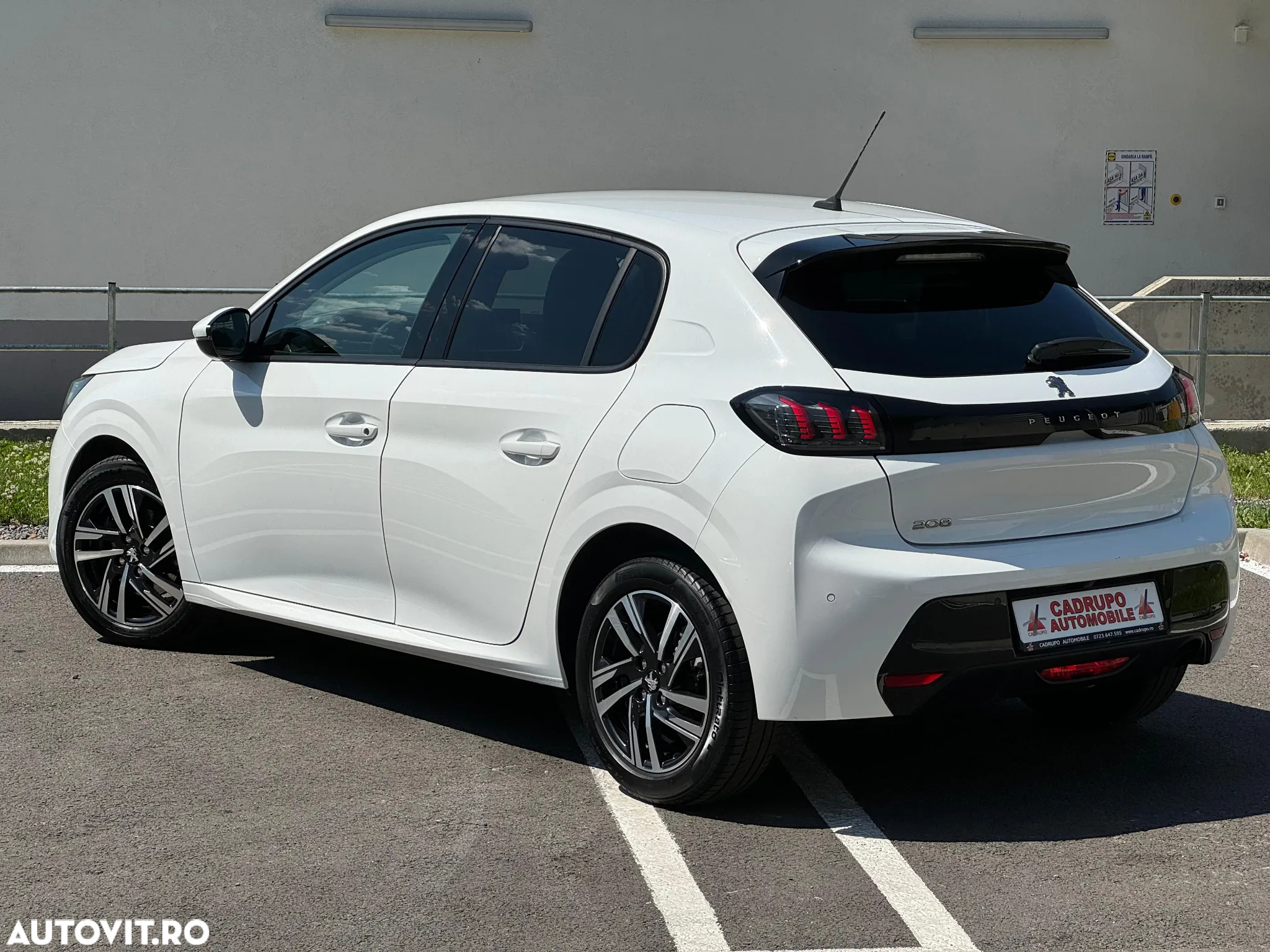 Peugeot 208 PureTech 100 Allure - 13