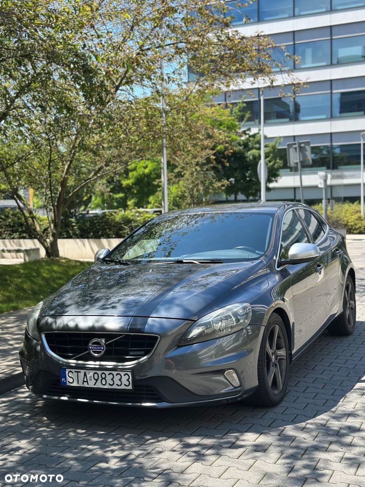 Volvo V40 D4 R-Design - 3