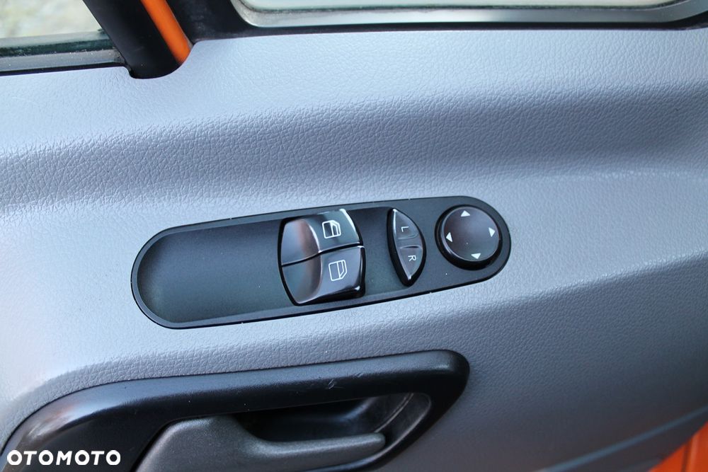 Mercedes-Benz Sprinter - 16