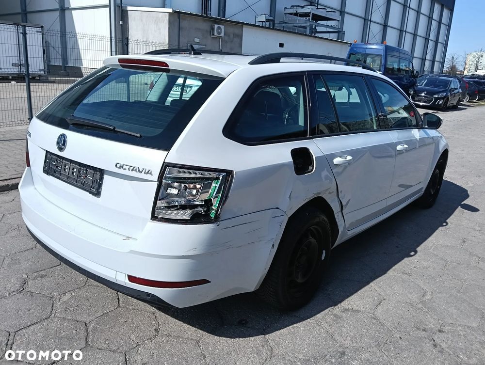 Skoda Octavia 1.6 TDI Premium Edition - 12