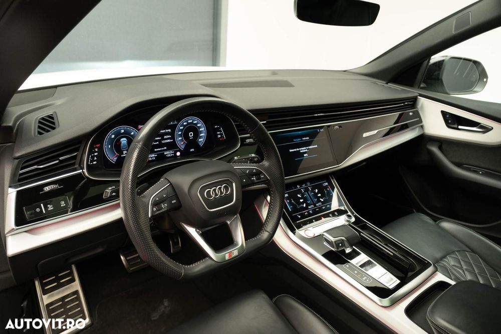 Audi SQ8 - 22