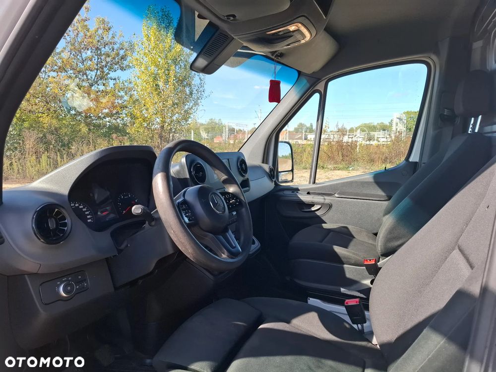Mercedes-Benz Sprinter - 8