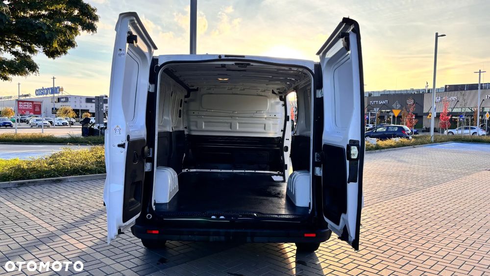 Renault Trafic - 10