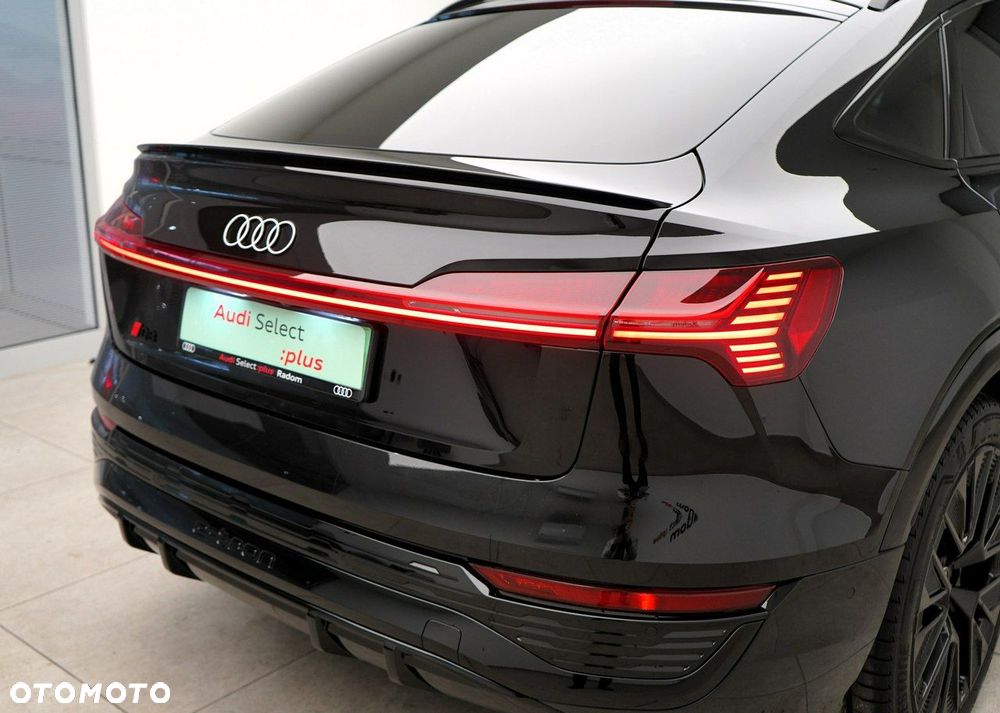 Audi Q8 Sportback e-tron - 18