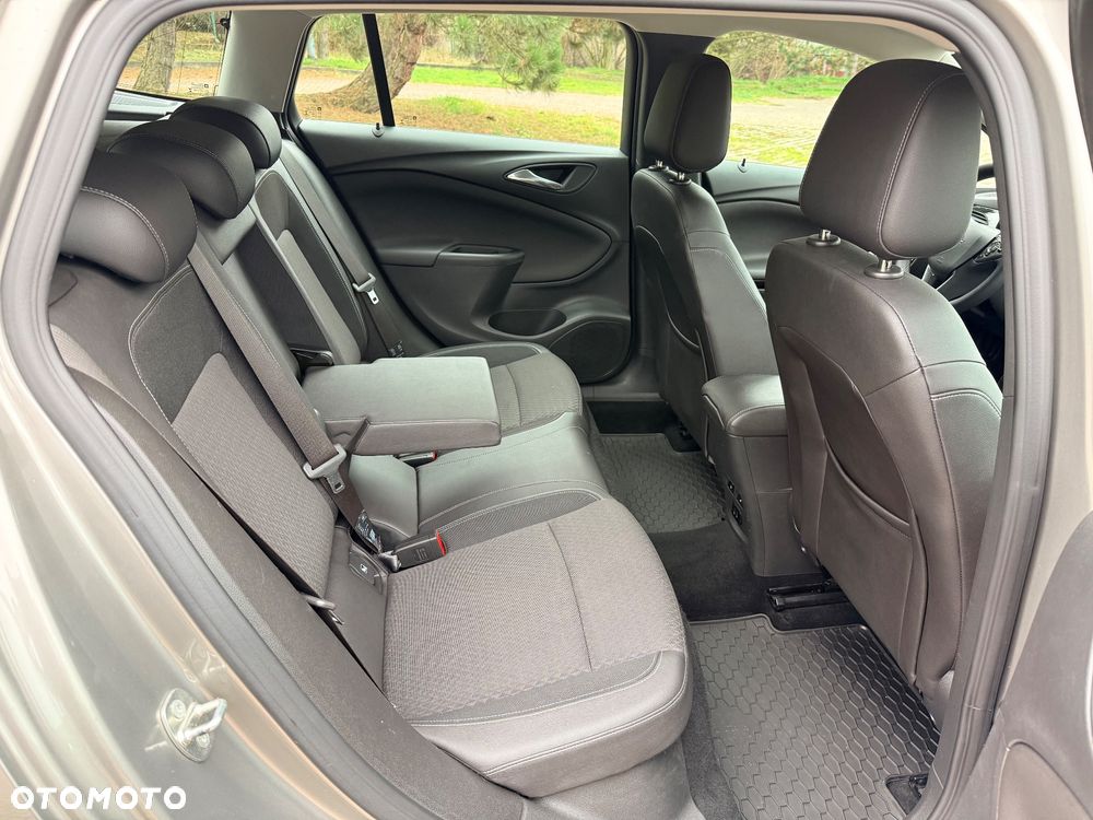 Opel Astra 1.6 BiTurbo D (CDTI) Start/Stop Innovation - 18