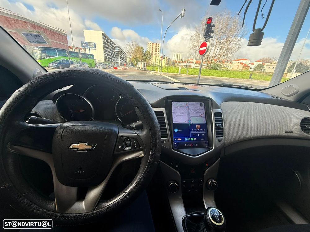 Chevrolet Cruze 1.6 LS - 16