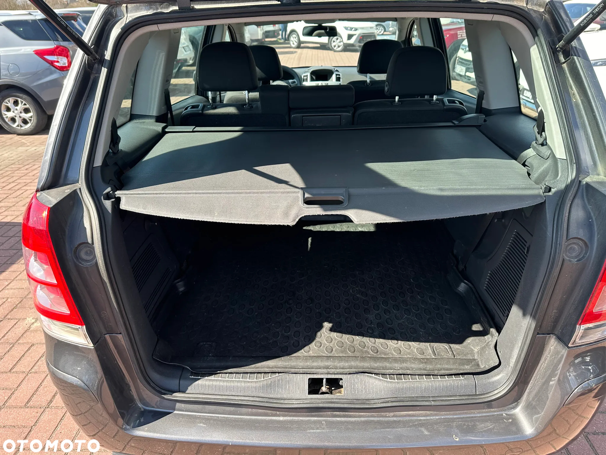 Opel Zafira 1.6 Essentia - 5