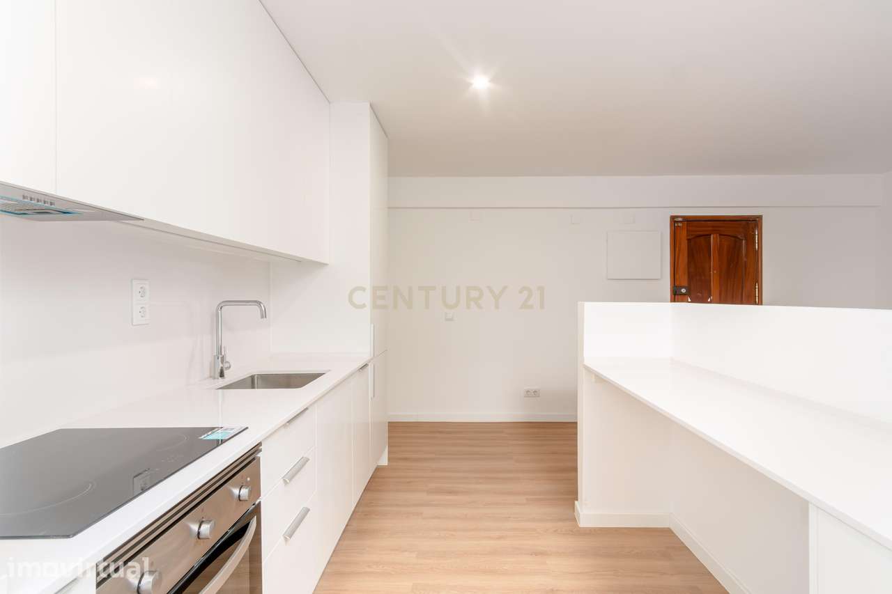 Apartamento T2 com Remodelação Total na Rua Ramiro Ferrão, Almada - Grande imagem: 4/22